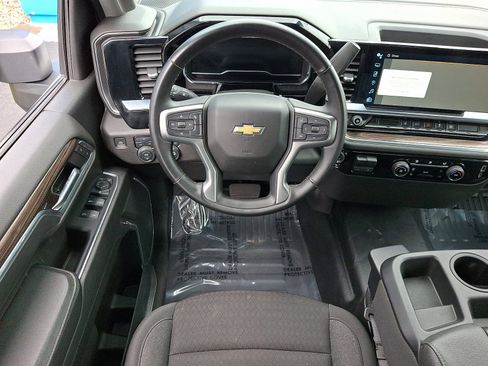Used 2024 Chevrolet Silverado 2500 LT AWD/4WD image 10