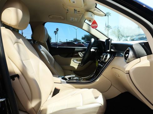 Used 2016 Mercedes-Benz GLC 300 w/ Premium Package image 35