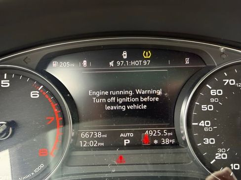 Used 2020 Audi Q5 2.0T Premium w/ Convenience Package image 15