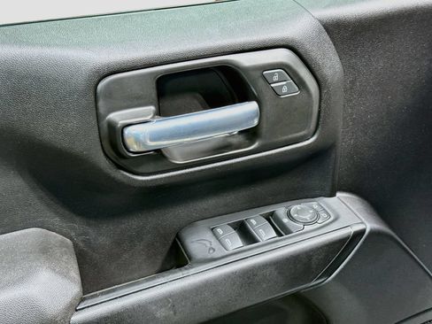 Used 2022 Chevrolet Silverado 1500 Custom AWD/4WD image 17