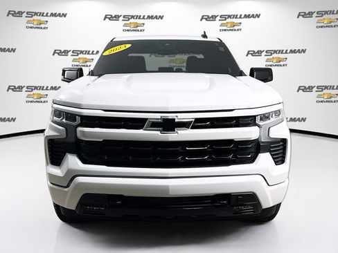 Used 2023 Chevrolet Silverado 1500 RST AWD/4WD image 2