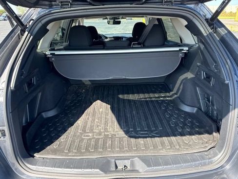 Used 2024 Subaru Outback Premium AWD/4WD image 9