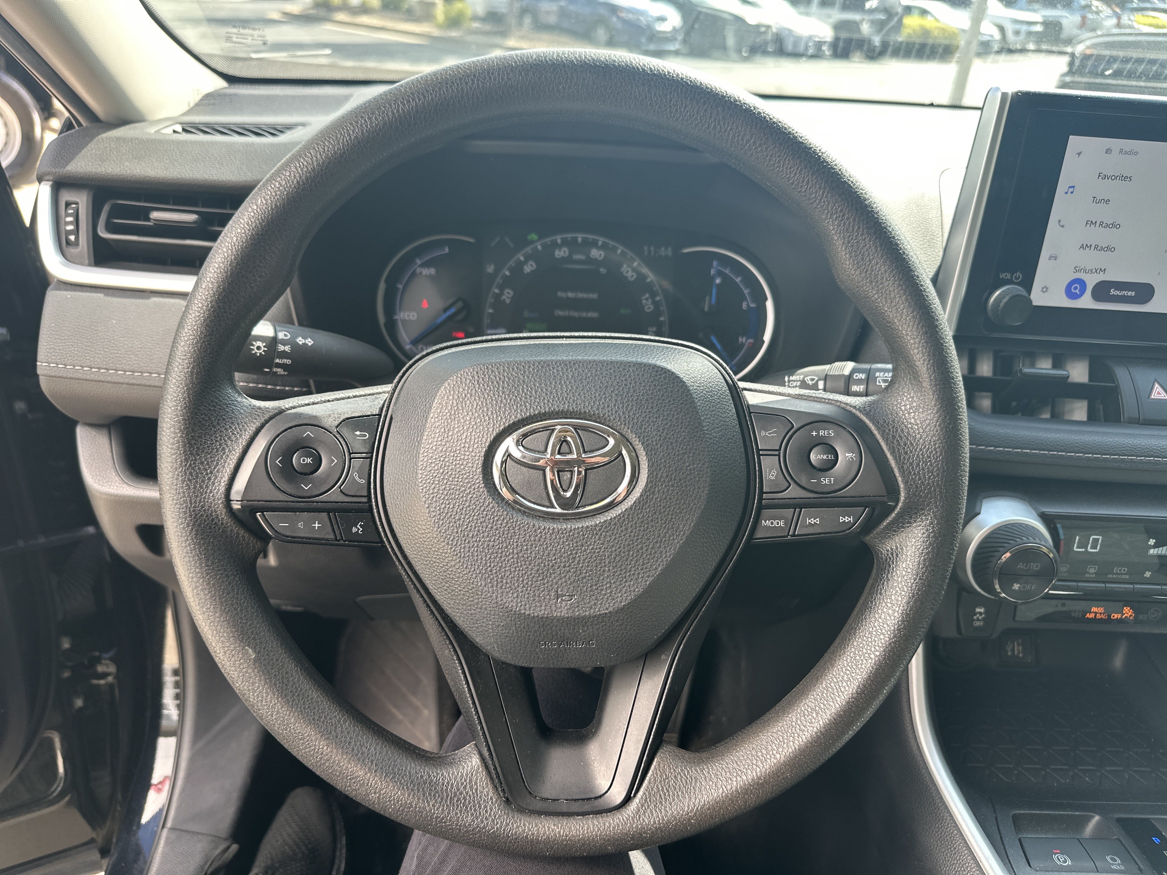 Used 2025 Toyota RAV4 XLE AWD/4WD image 17