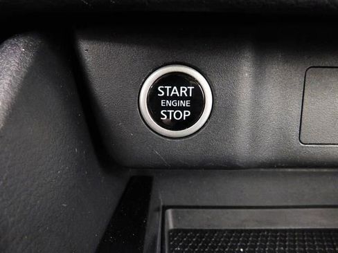 Used 2023 Nissan Rogue SV image 33