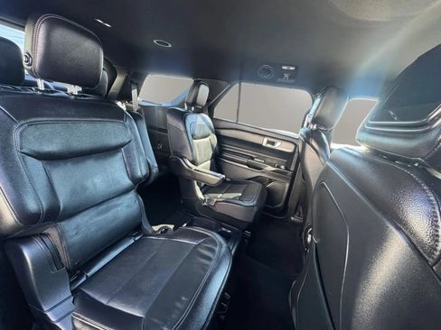 Used 2020 Ford Explorer Limited RWD image 16