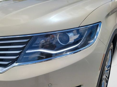 Used 2018 Lincoln MKX Reserve w/ Driver Assistance Package AWD/4WD image 25