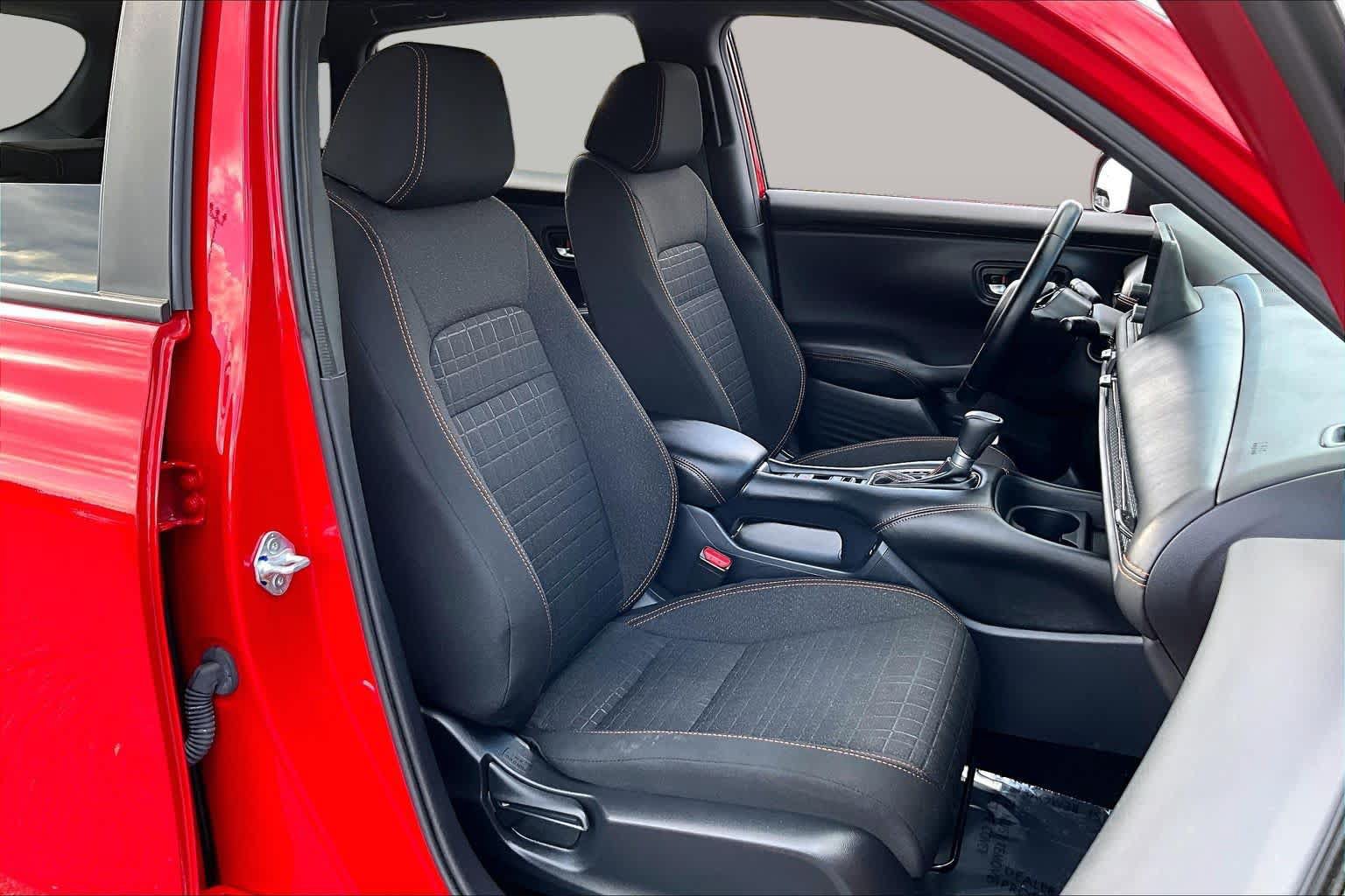 Used 2025 Honda HR-V Sport image 9