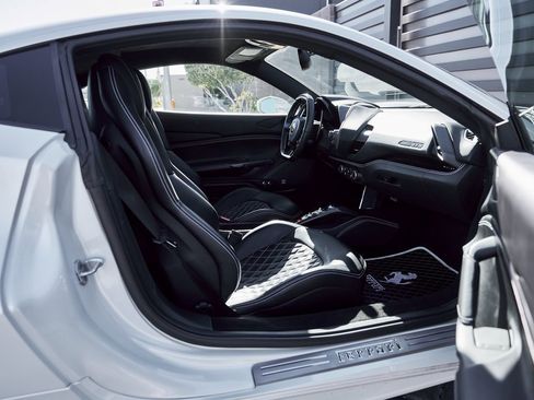 Used 2017 Ferrari 488 GTB image 33