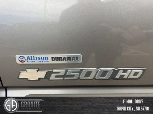 Used 2006 Chevrolet Silverado 2500 LT w/ Heavy-Duty Power Package image 14