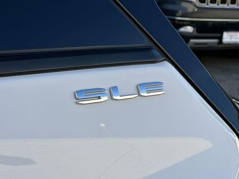 Used 2022 GMC Terrain SLE image 30