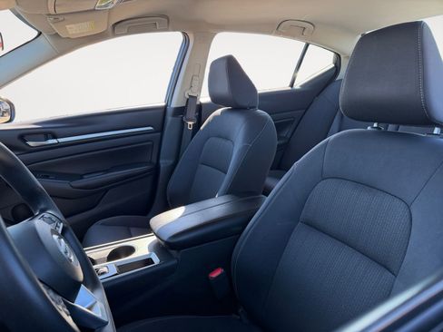 Used 2022 Nissan Altima 2.5 SV image 9