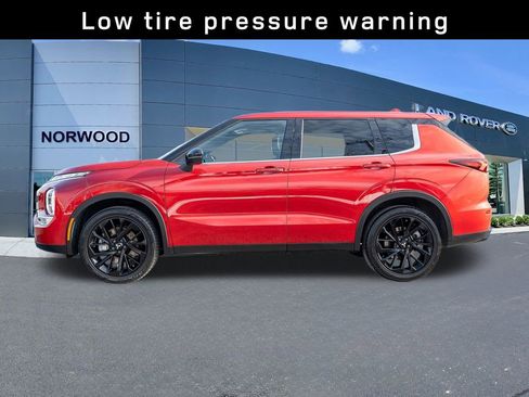 Used 2023 Mitsubishi Outlander SE Black Edition image 7