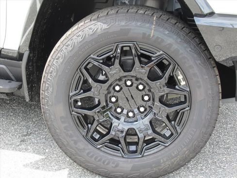 Used 2026 GMC Hummer EV 4x4 Crew Cab image 8