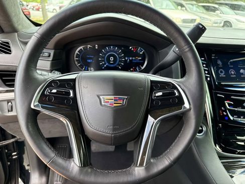 Used 2020 Cadillac Escalade Platinum image 27