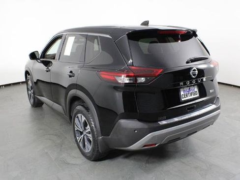 Certified 2021 Nissan Rogue SV FWD image 16
