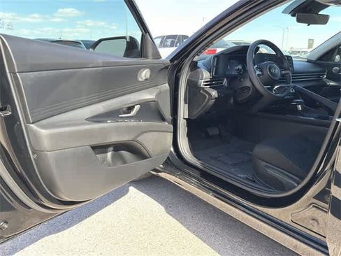 Certified 2025 Hyundai Elantra Blue image 10