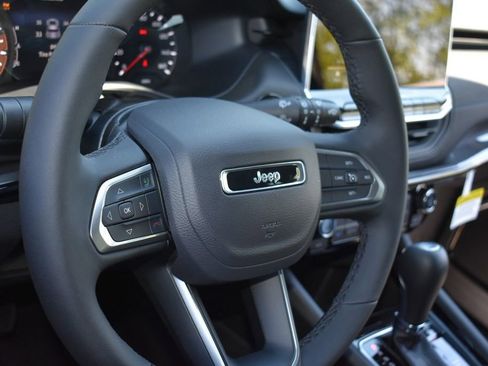 New 2026 Jeep Compass Latitude AWD/4WD image 9