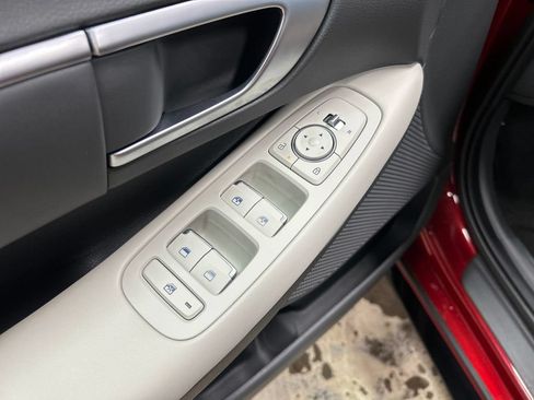 Certified 2024 Hyundai Sonata SEL w/ Convenience Package FWD image 16