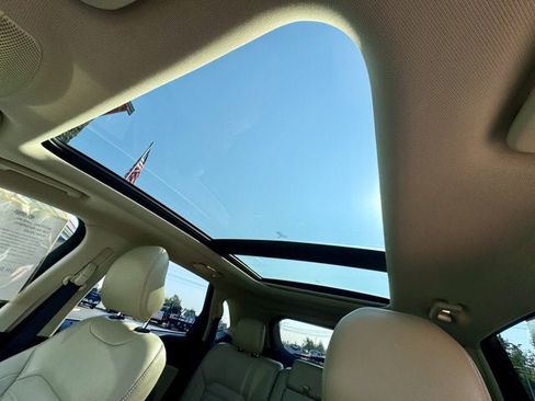 Used 2017 Ford Edge SEL w/ Equipment Group 201A image 11