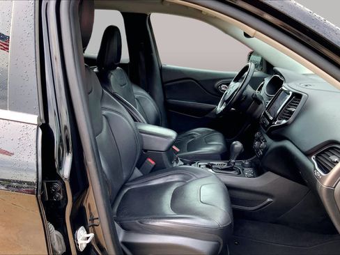 Used 2019 Jeep Cherokee Limited AWD/4WD image 9