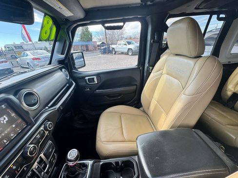 Used 2018 Jeep Wrangler Unlimited Rubicon AWD/4WD image 16