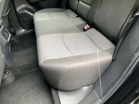 Used 2024 Toyota RAV4 XLE AWD/4WD image 31