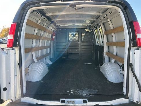 Used 2019 GMC Savana 2500 w/ Driver Convenience Package image 23