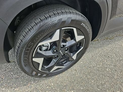 Used 2025 Kia Seltos S image 18