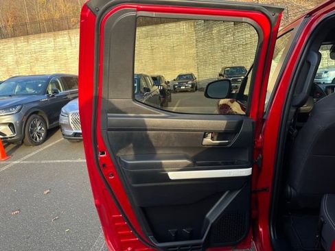 Used 2024 Toyota Tacoma TRD Off-Road image 24