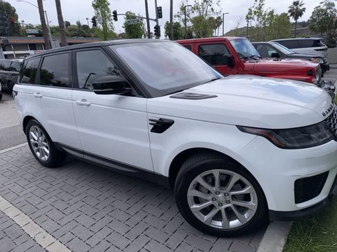 Used 2018 Land Rover Range Rover Sport SE image 1