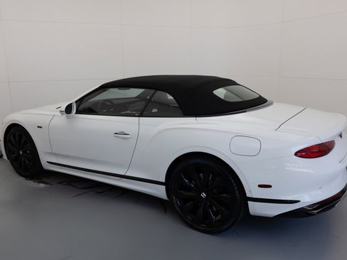 New 2025 Bentley Continental GTC image 9