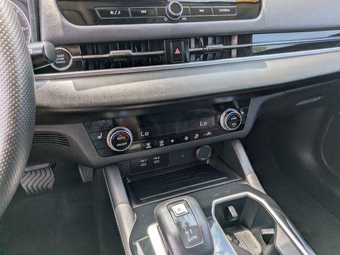 Used 2025 Mitsubishi Outlander SE FWD image 26