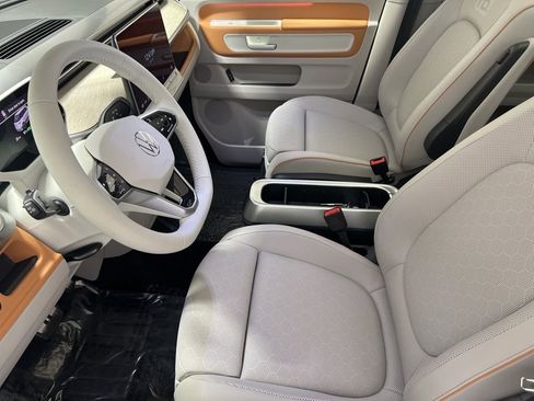 New 2025 Volkswagen ID. Buzz Pro S Plus image 9