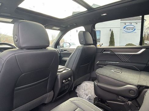 New 2026 GMC Acadia Denali w/ Super Cruise Package image 31