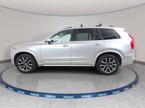 Used 2017 Volvo XC90 T6 Momentum w/ Vision Package AWD/4WD image 9