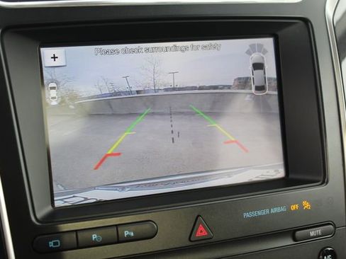 Used 2019 Ford Explorer Platinum image 20