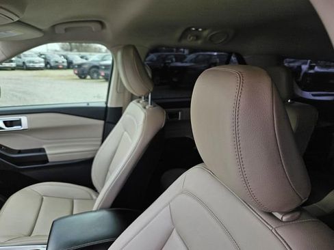 Used 2020 Ford Explorer XLT w/ Equipment Group 202A image 42