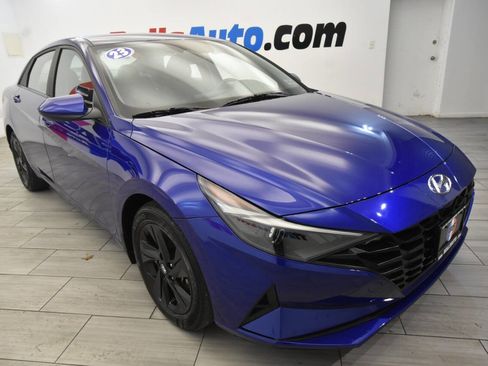 Used 2023 Hyundai Elantra SEL image 7