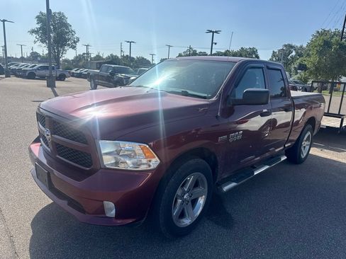 Used 2017 RAM 1500 Express AWD/4WD image 4