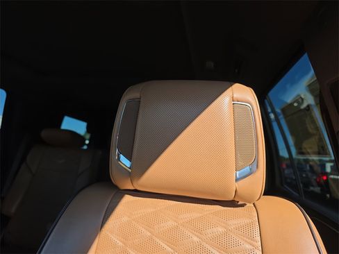 Used 2022 Cadillac Escalade Premium Luxury w/ LPO, Radiant Package image 14