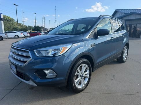 Used 2018 Ford Escape SE AWD/4WD image 3