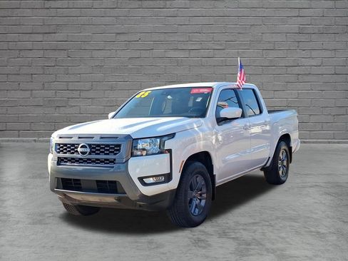 Used 2025 Nissan Frontier SV w/ SV Convenience Package RWD image 4