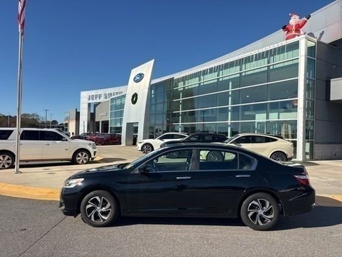 Used 2017 Honda Accord LX image 2