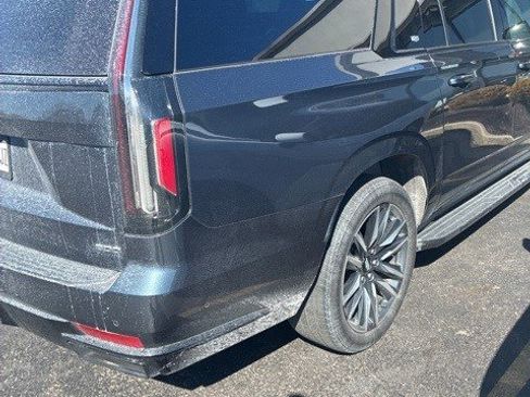 Used 2021 Cadillac Escalade ESV Sport Platinum w/ Heavy-Duty Trailer Package image 10