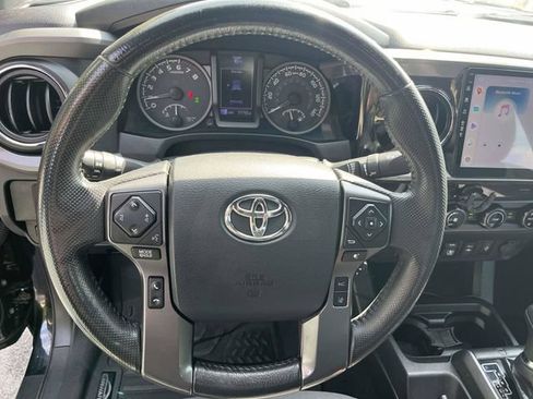 Used 2018 Toyota Tacoma TRD Off-Road AWD/4WD image 22