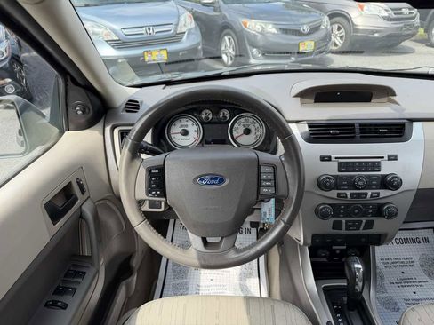 Used 2009 Ford Focus SE FWD image 14