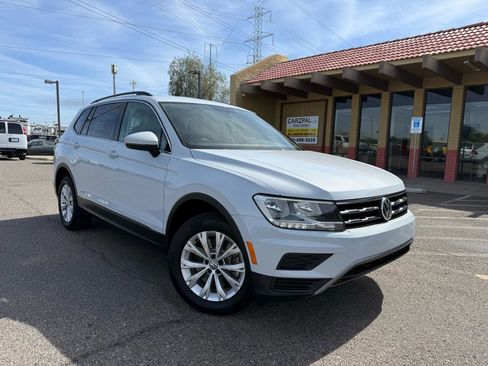 Used 2018 Volkswagen Tiguan SE FWD image 1