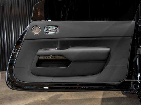 Used 2020 Rolls-Royce Wraith RWD image 31