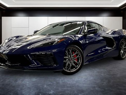 Used 2025 Chevrolet Corvette Stingray Coupe image 3