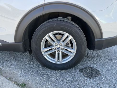 Used 2022 Ford Explorer XLT image 47